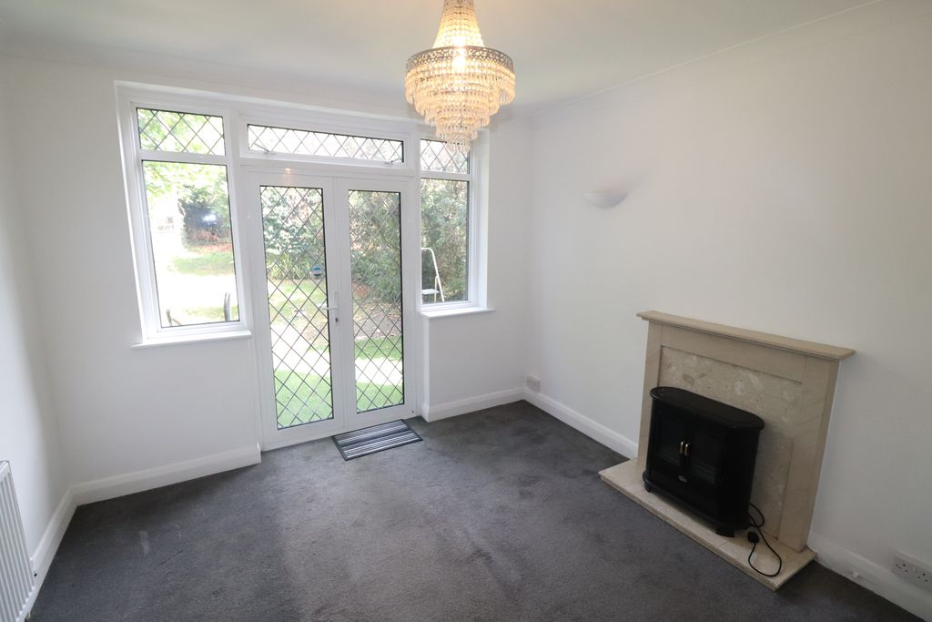 Property photo 3 of 10 Dining Room