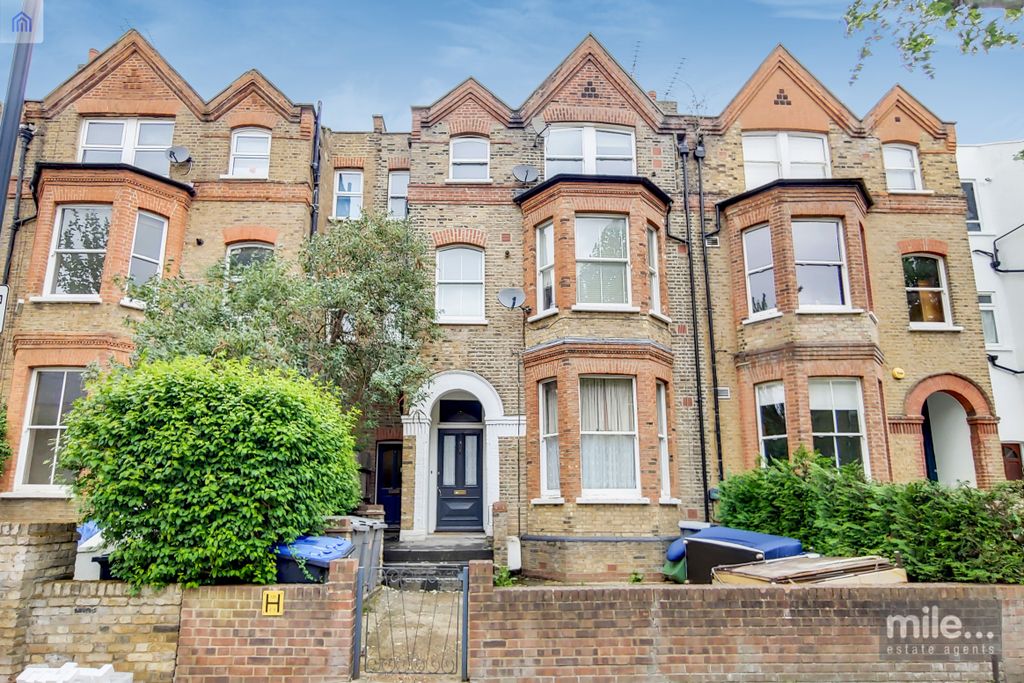 Property photo 2 of 8