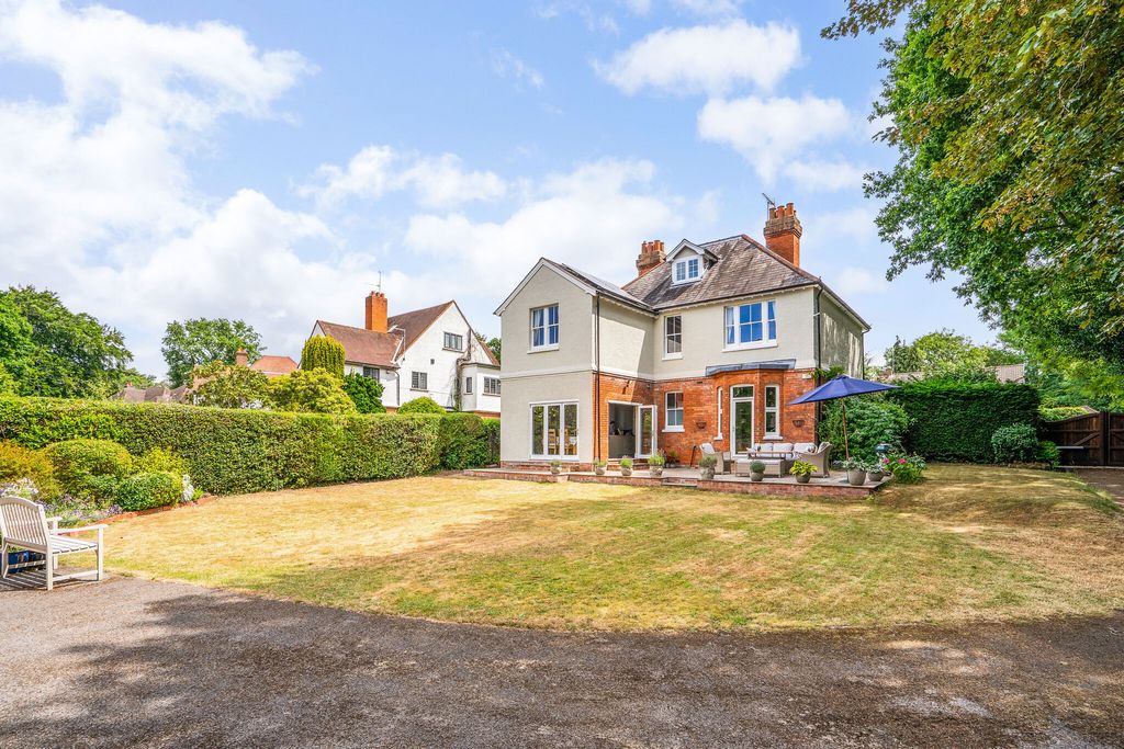 Additional image 23 of 6 bed detached house for saleChurch Avenue, Farnborough GU14