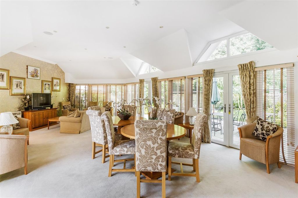 Property photo 3 of 39 1-Warren-Court-9.Jpg