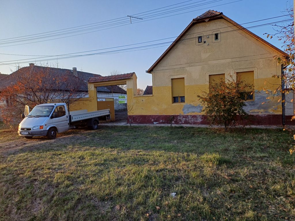 Property photo 1 of 13