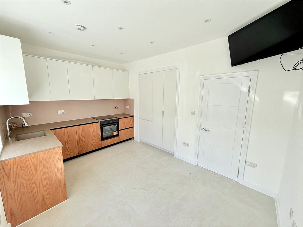 Property photo 3 of 10 Picture No. 16