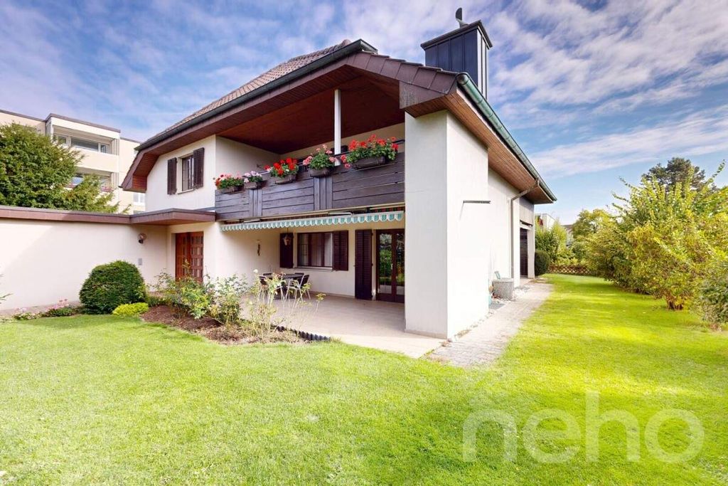 Property photo 1 of 12