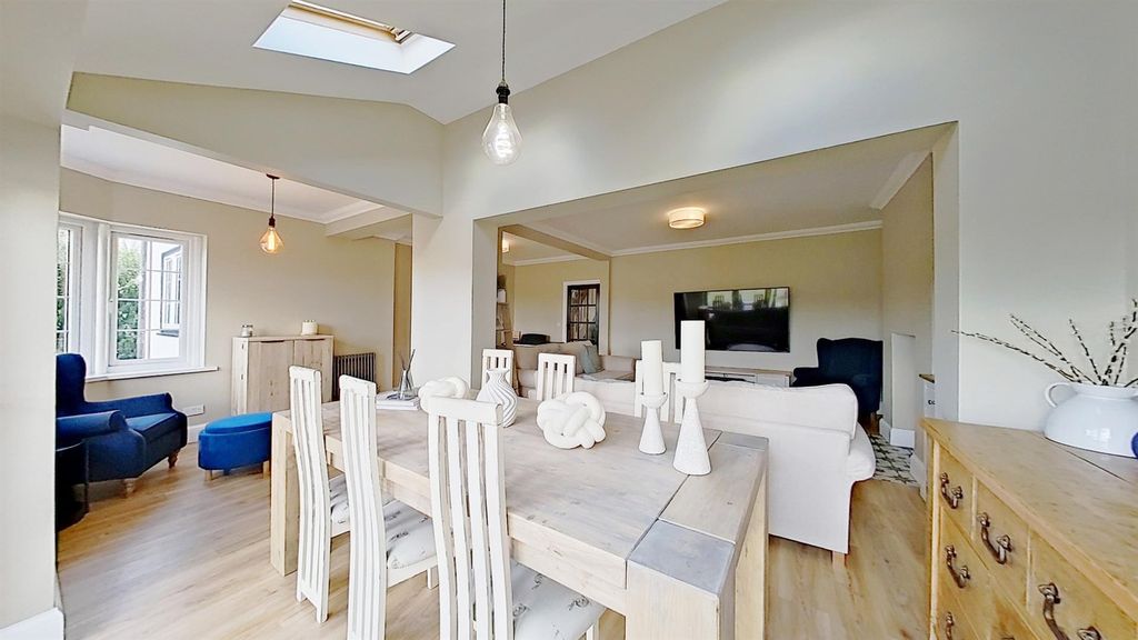 Property photo 3 of 28 Dining (2).Jpg