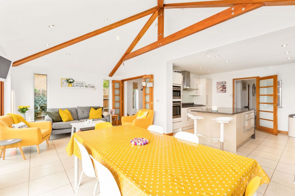 Property photo 2 of 31 Picture No. 44