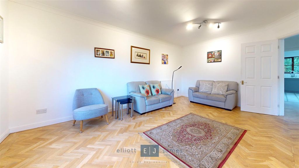 Property photo 3 of 19