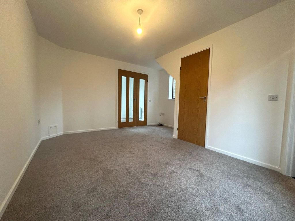 Property photo 3 of 8 Picture No. 02