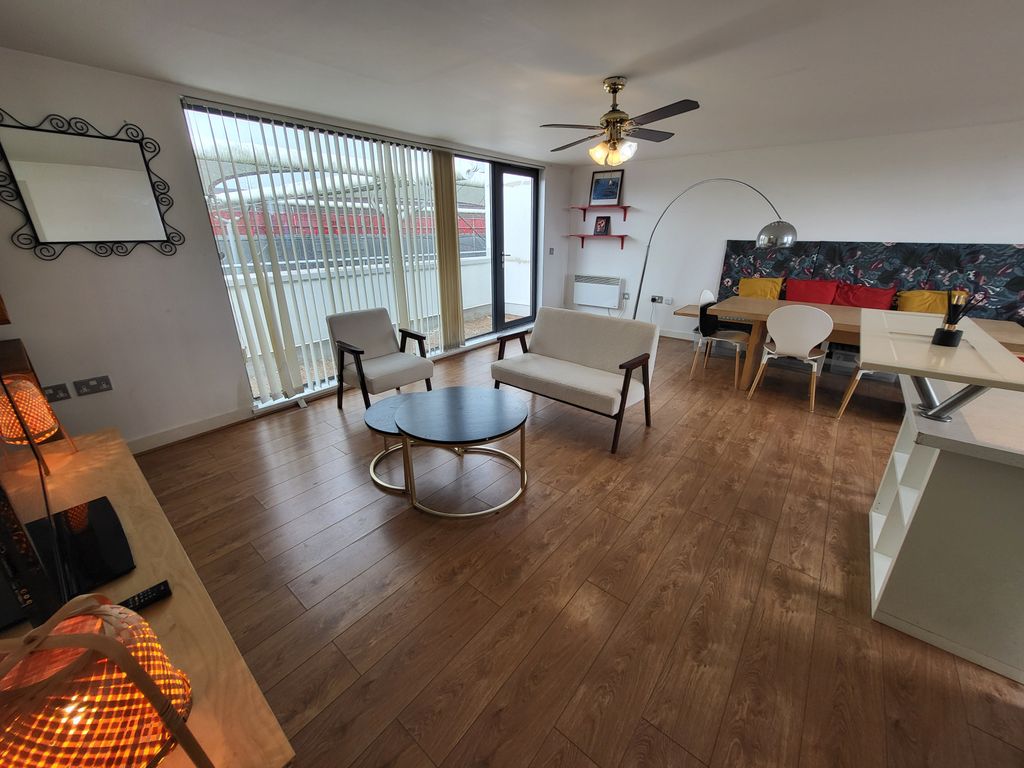 Property photo 2 of 18 Gallery