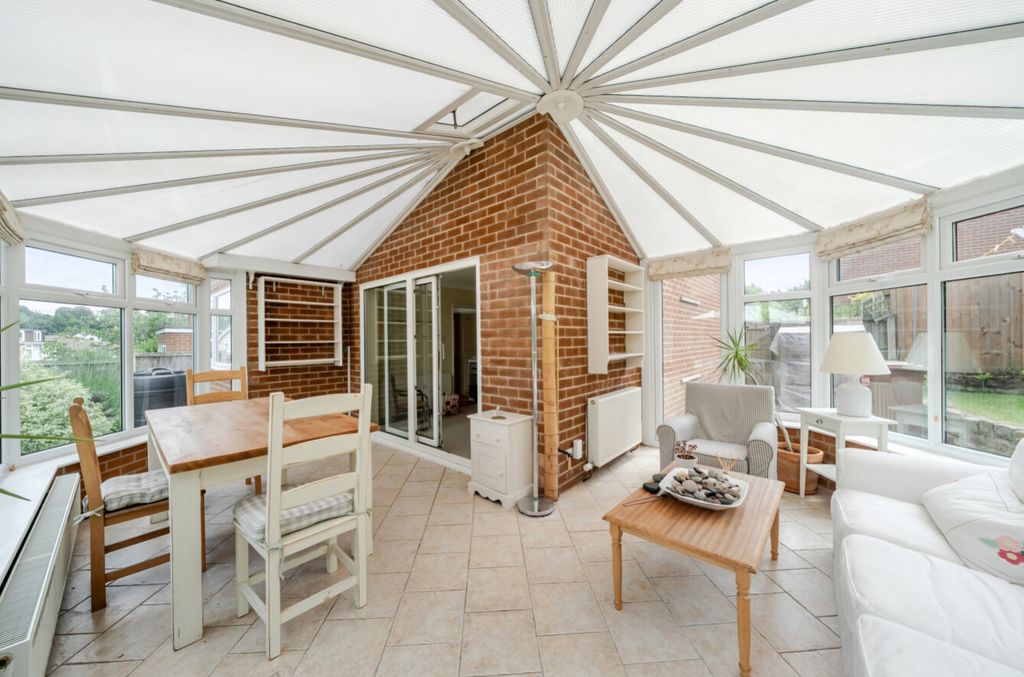 Property photo 3 of 26 1479840-17-6A31504E94Eaa