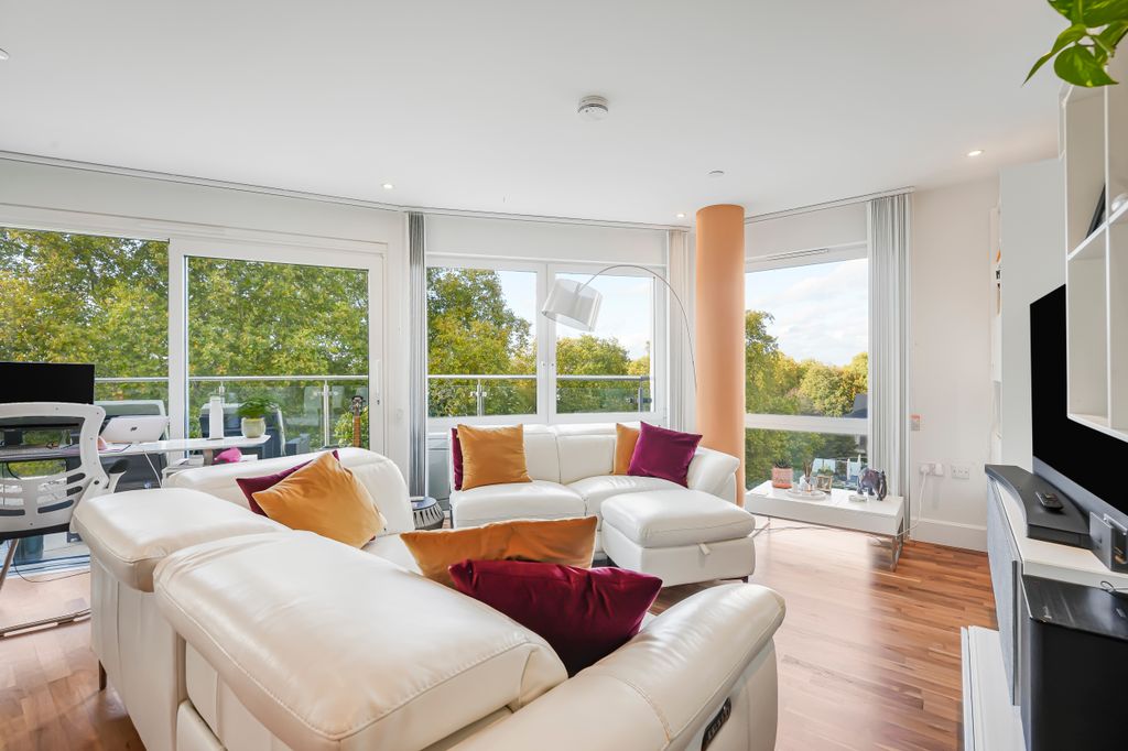 Property photo 2 of 23