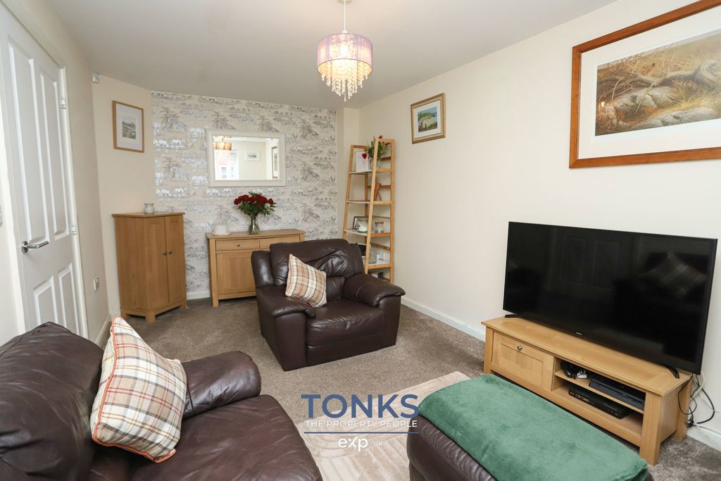 Property photo 3 of 21