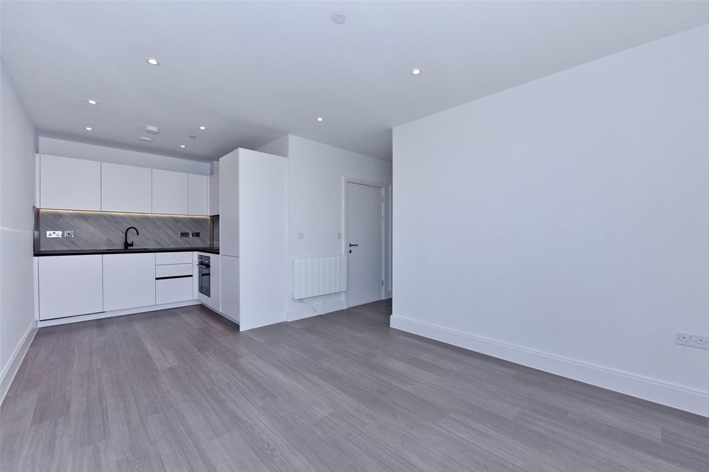 Property photo 2 of 17 Picture No. 06