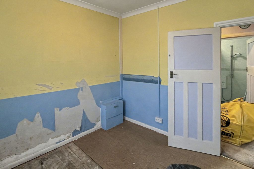 Property photo 3 of 14 24 Sussex Road, Orpington, Kent, Br5 4Jf