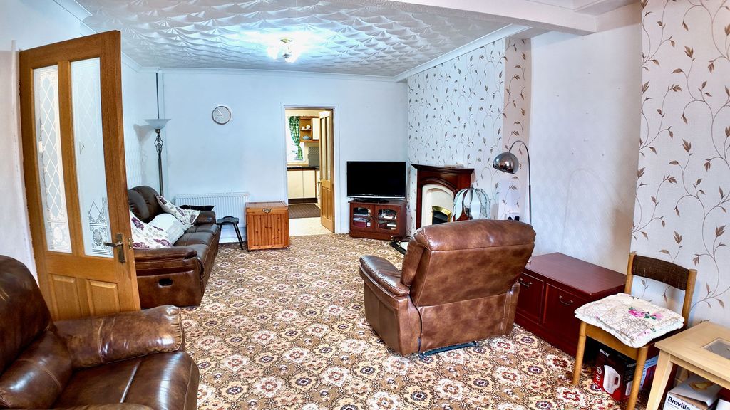 Property photo 2 of 24