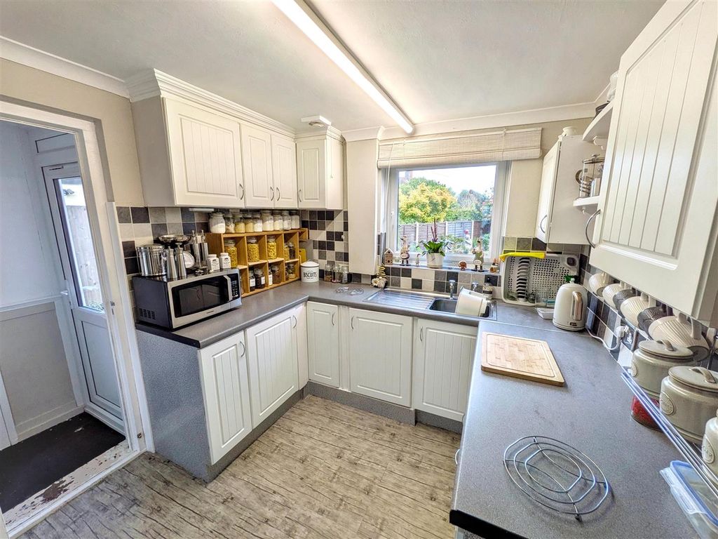 Property photo 2 of 23 Kitchen