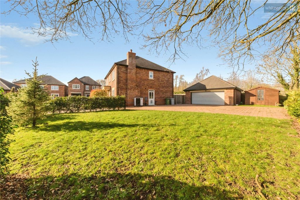 Property photo 2 of 27 Picture No. 35