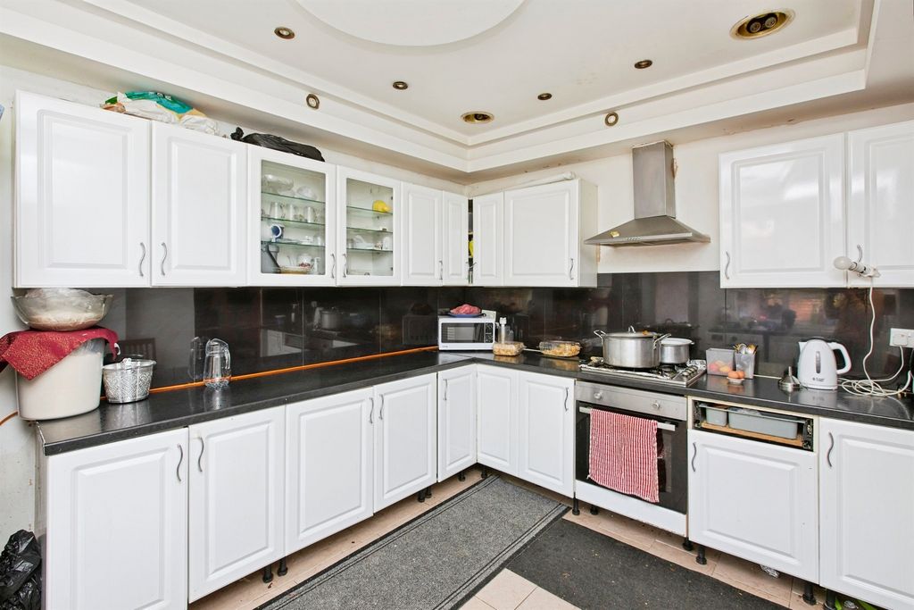 Property photo 3 of 20