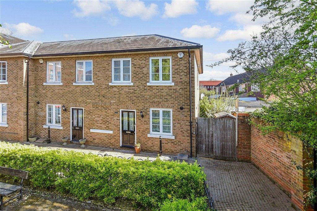 Property photo 1 of 11 External (Web).