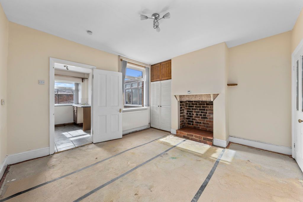 Property photo 3 of 23 Dining-Room.