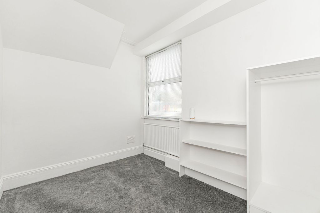 Property photo 3 of 9 Bedroom