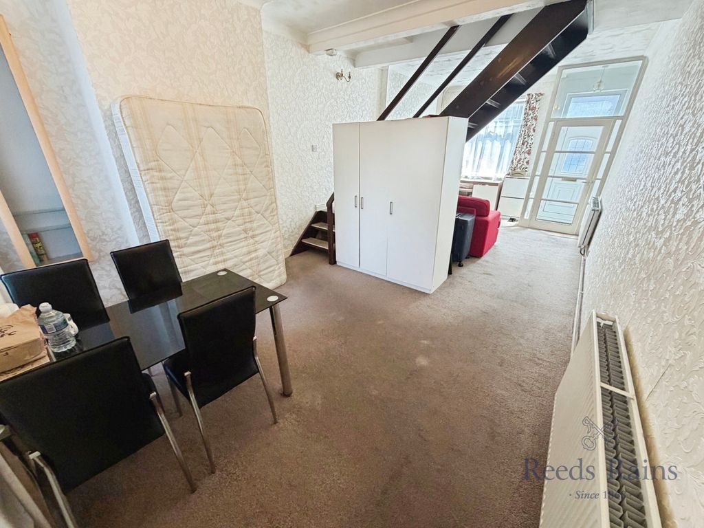 Property photo 3 of 11 Lounge/Diner