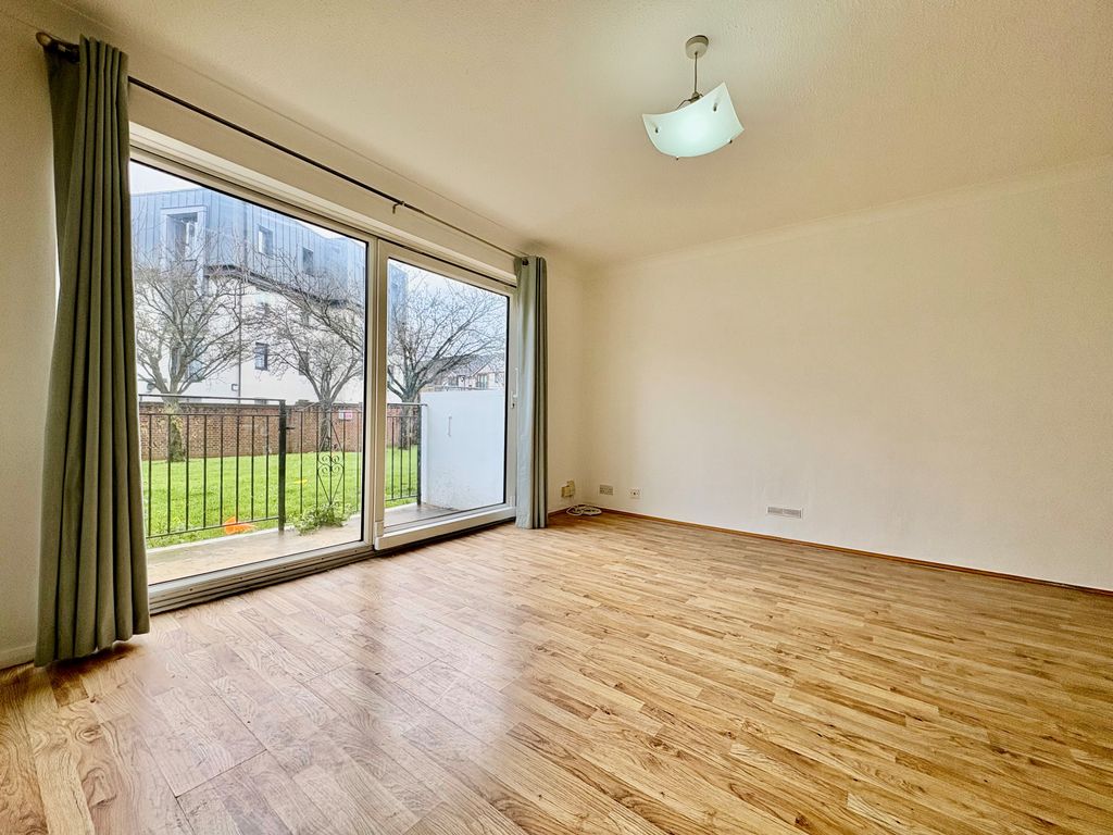 Property photo 2 of 13 Bathroom