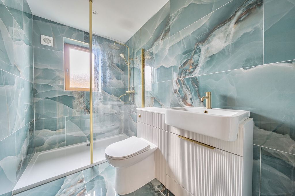 Property photo 3 of 26