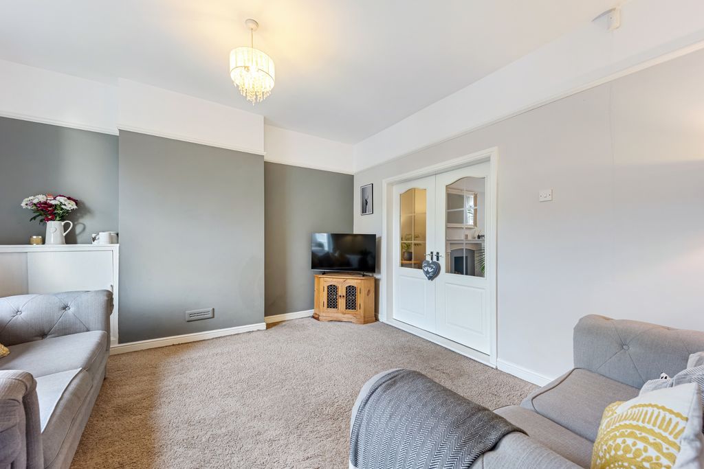 Property photo 2 of 29 Photograph 5