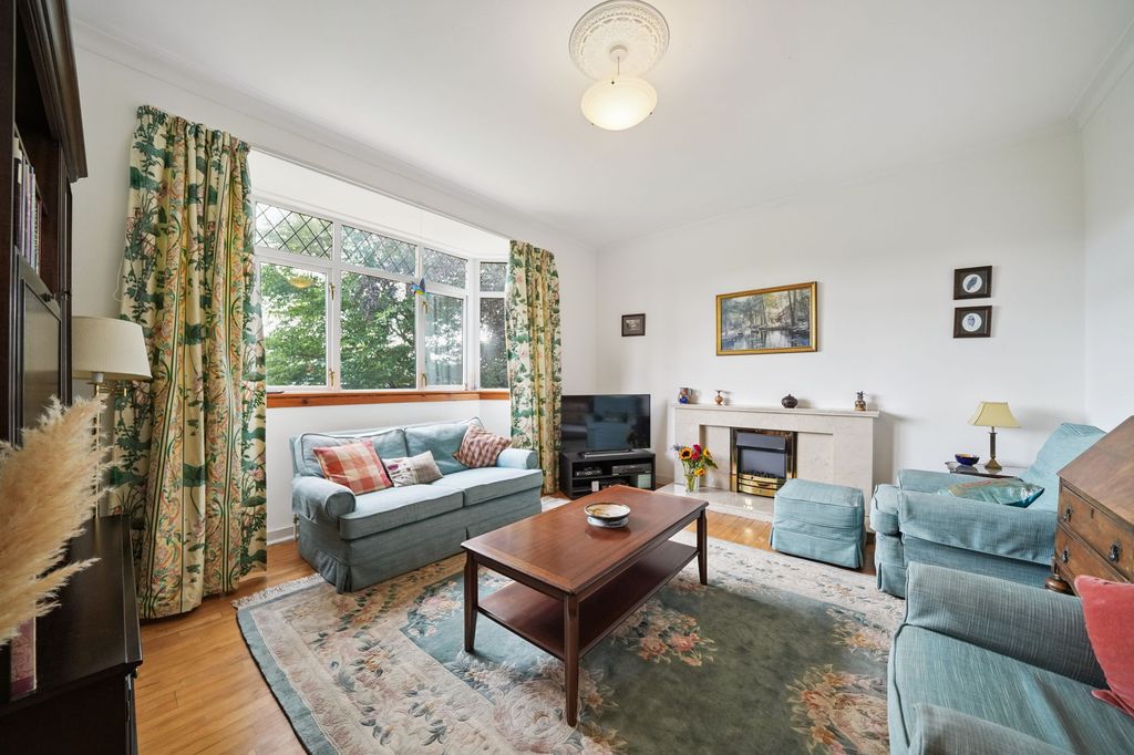 Property photo 3 of 33