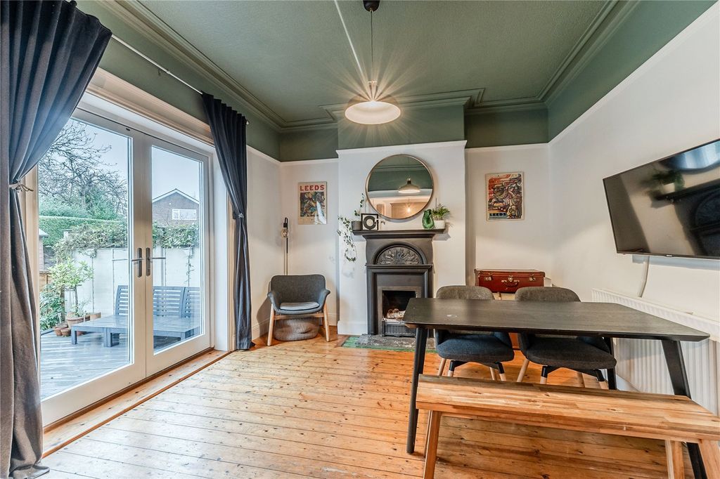 Property photo 3 of 21 Picture No. 30