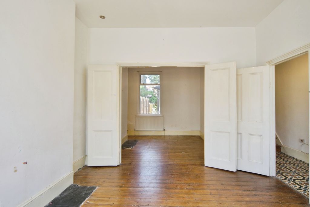 Property photo 3 of 15 Pbox-Img.Jpg