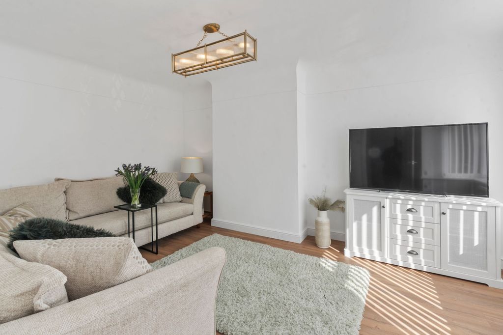 Property photo 2 of 38