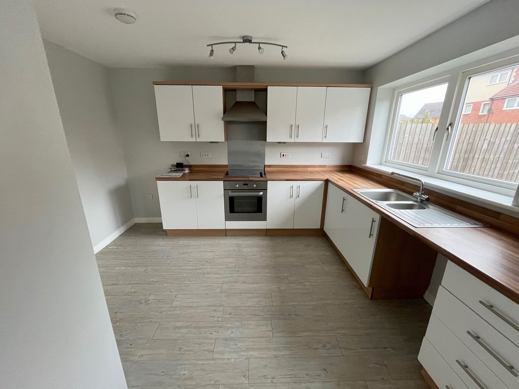 Additional image 5 of 3 bed end terrace house to rentSilver Birch Place, Grimsby DN34