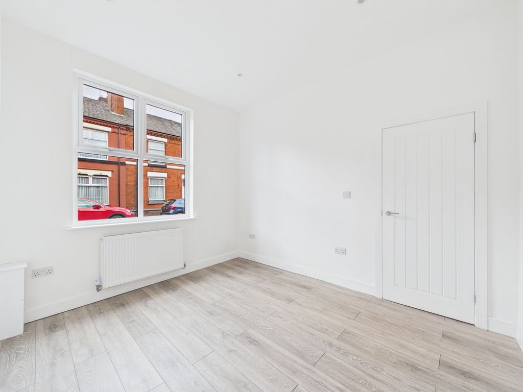 Property photo 3 of 27