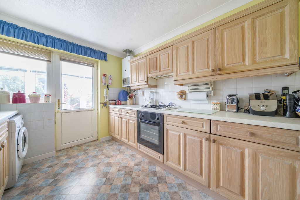 Property photo 3 of 16 Kitchen