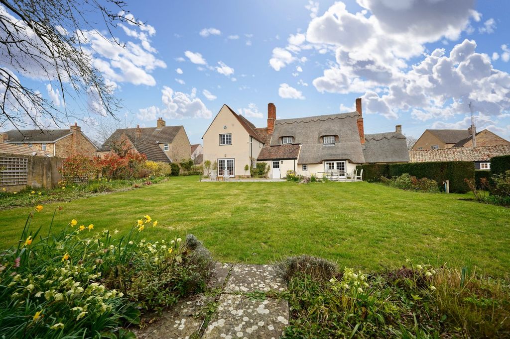 Property photo 1 of 28