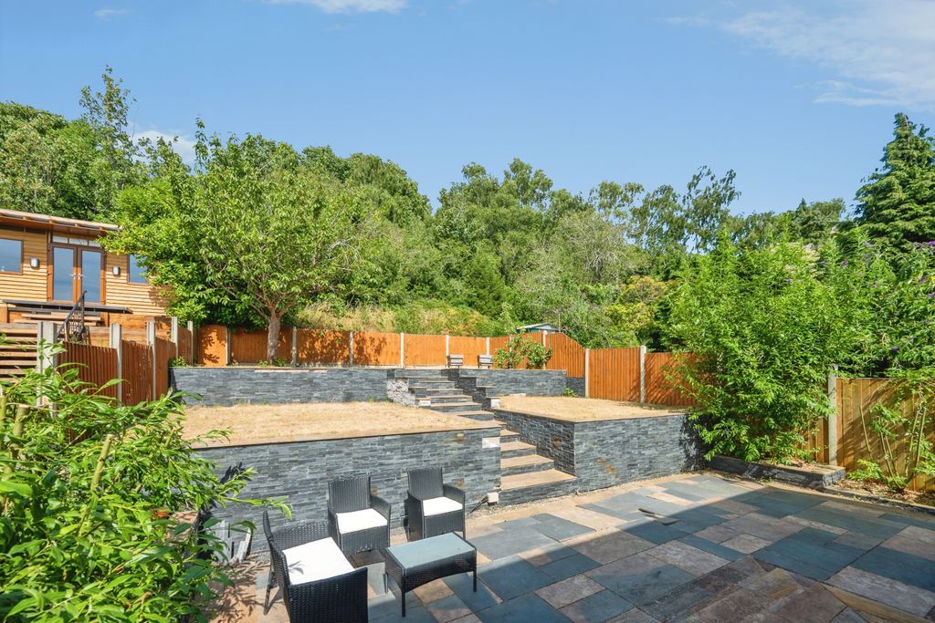 Property photo 3 of 26