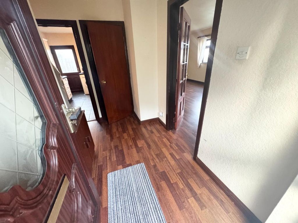 Property photo 3 of 12 Hallway