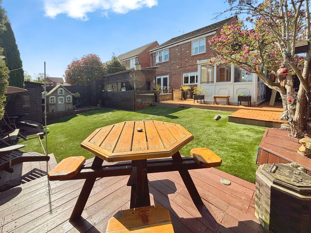 Property photo 2 of 33