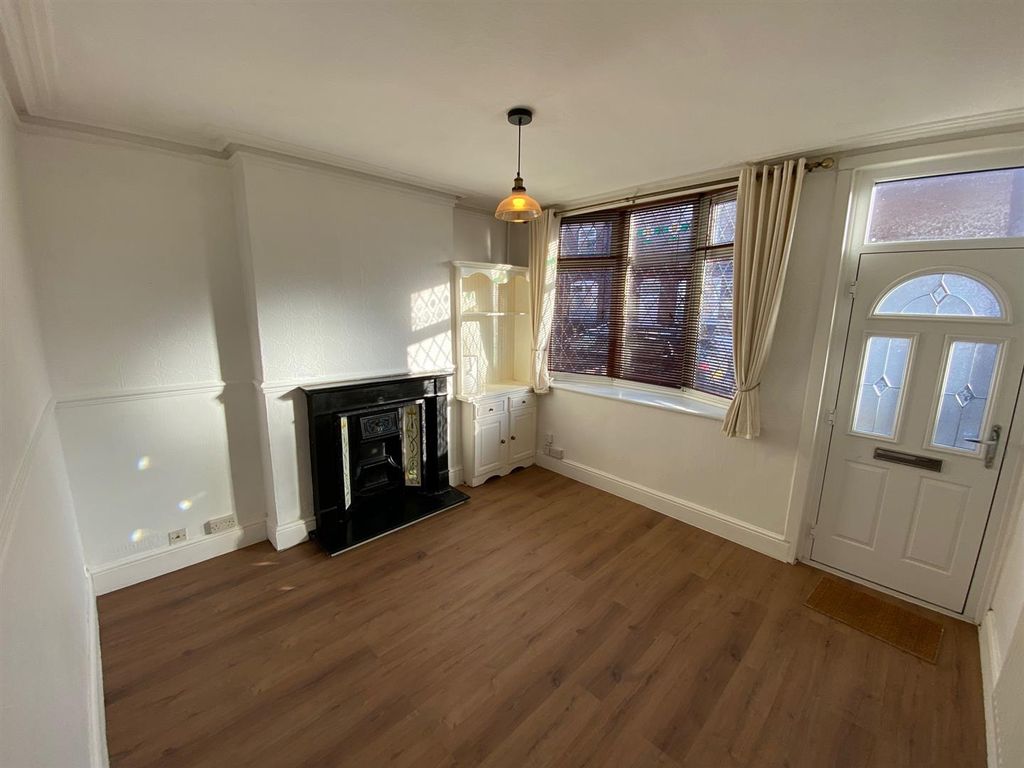 Property photo 3 of 8 Img_2511.Jpg