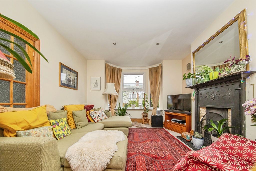 Property photo 3 of 16