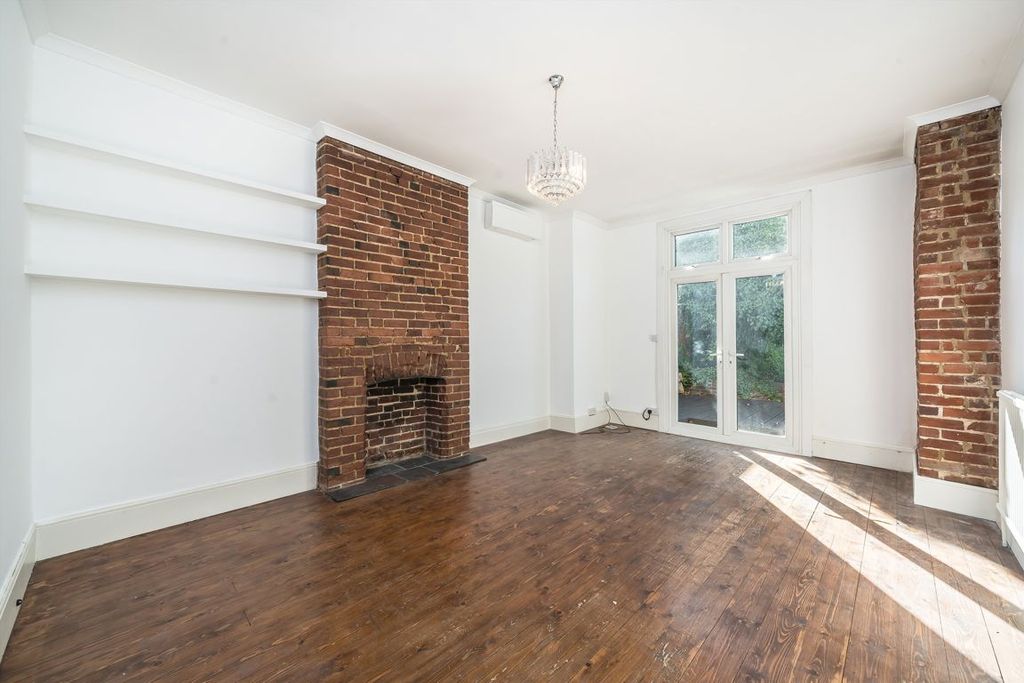 Property photo 2 of 6
