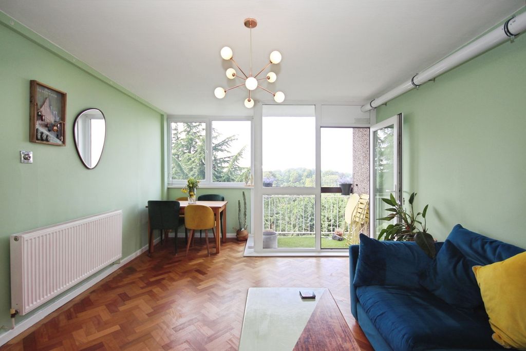 Property photo 3 of 18 Pbox-Img.Jpg