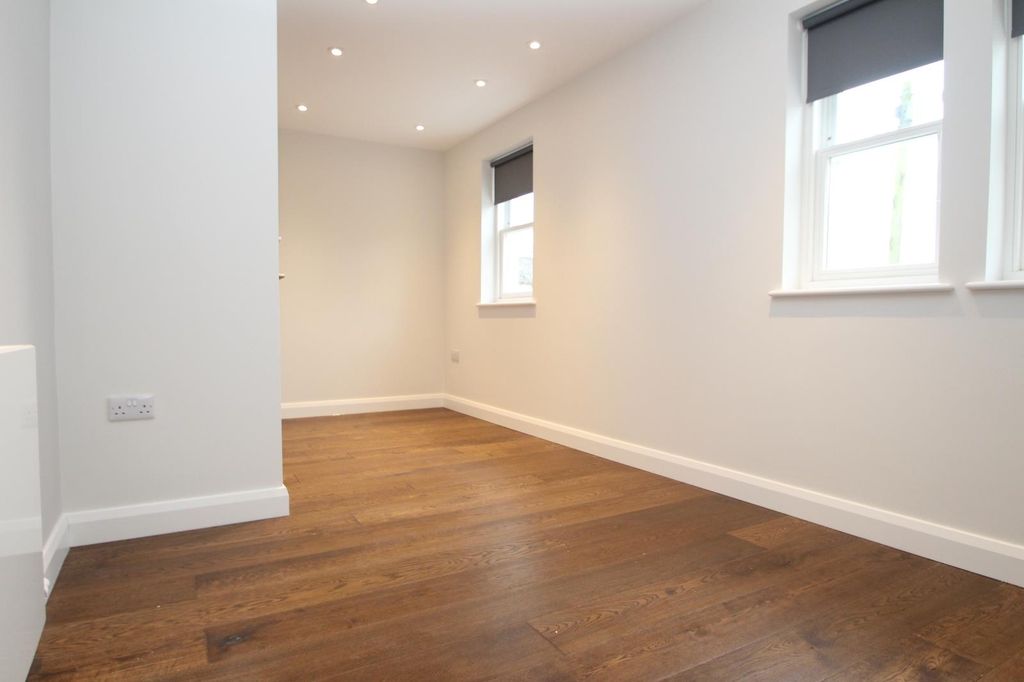 Property photo 3 of 10 0 General