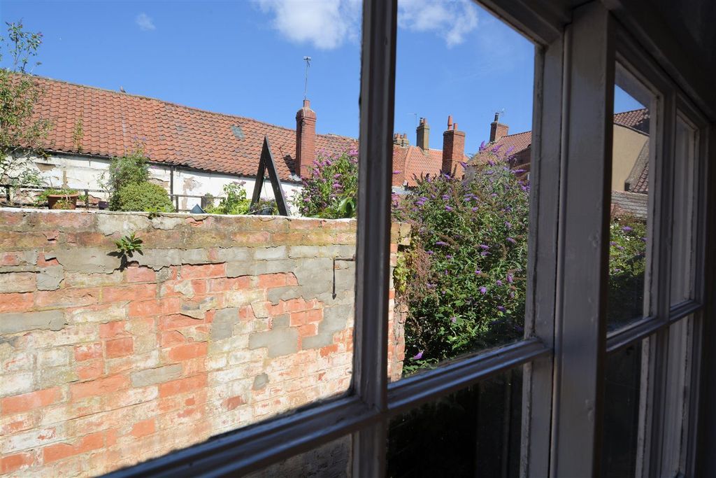 Property photo 1 of 11 New Street View.Jpg