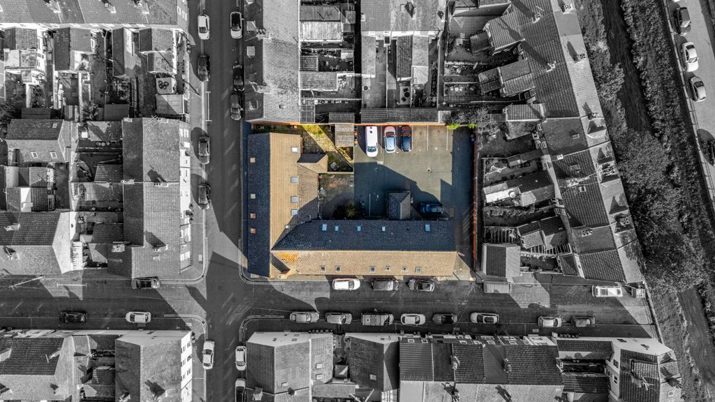 Property photo 2 of 9 Photo 2