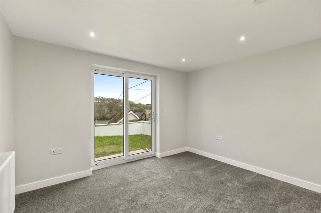 Additional image 18 of 3 bed detached house for saleSilver Drift, Beach Hill, Milford Haven, Pembrokeshire SA73