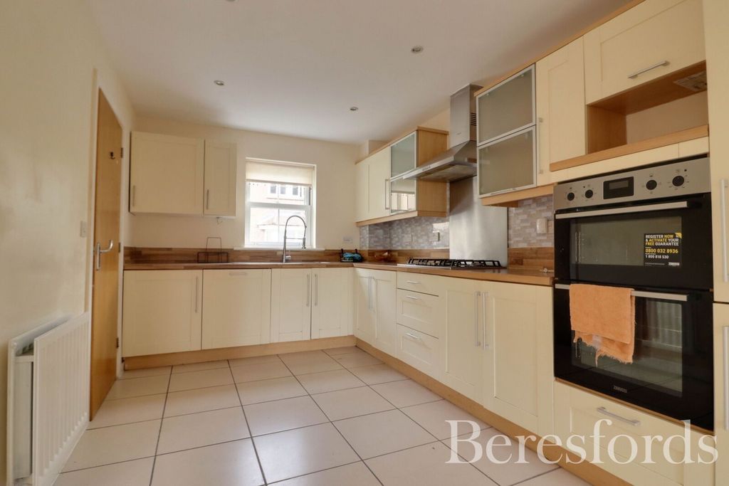 Property photo 2 of 18 Picture No. 14