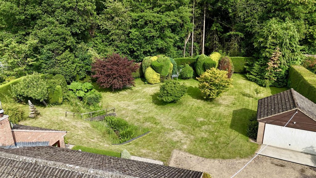 Property photo 2 of 31