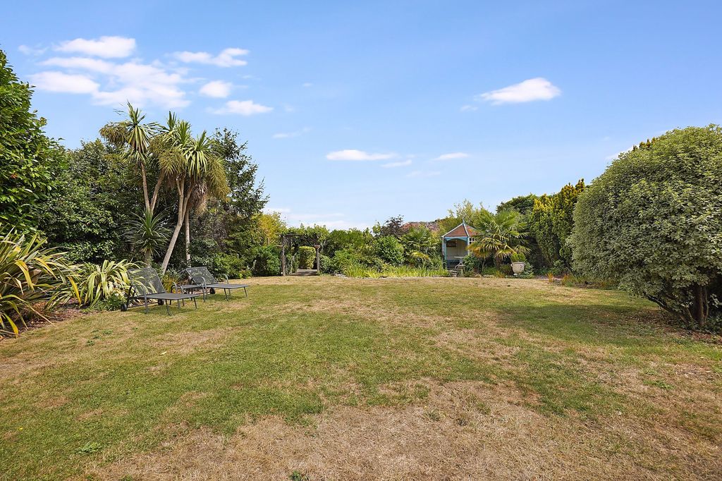 Property photo 2 of 55